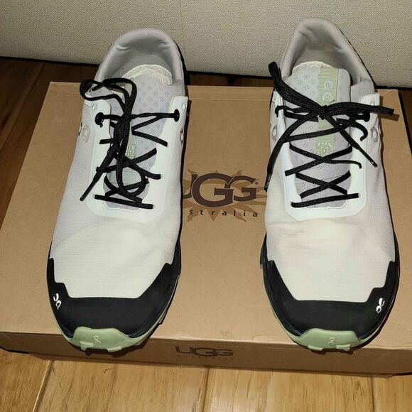 On Cloud Cloudventure Peak Swiss Trail Running Sneakers Tennis Shoe Women Size 7 - Picture 2 of 7